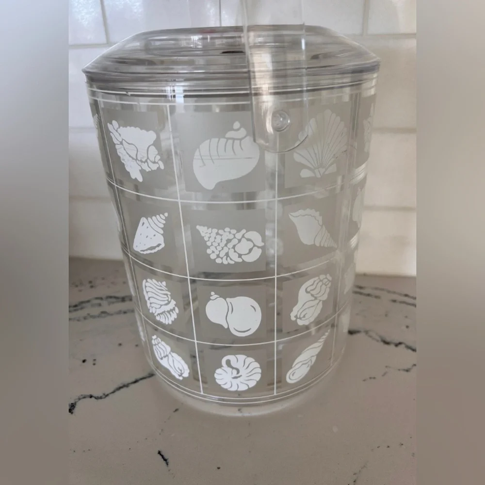 Vintage coastal ice bucket with coastal flair seashells by Culver